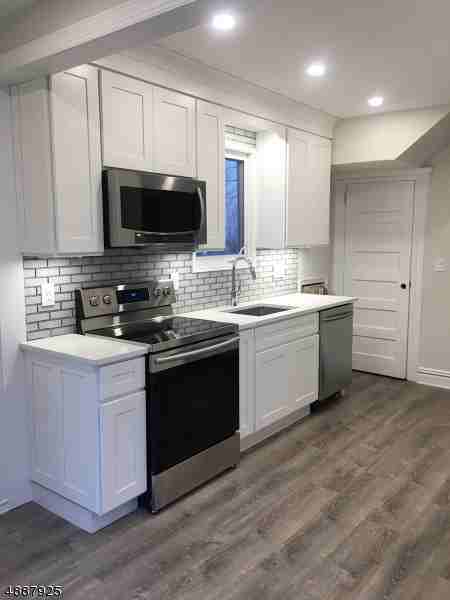 59 Tooker Ave - Photo 2 of 11