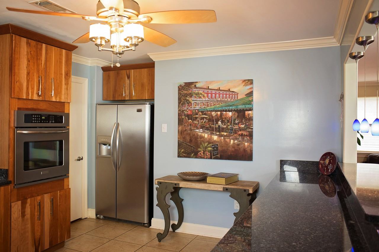 5737 St Bernard Ave - Photo 3 of 16