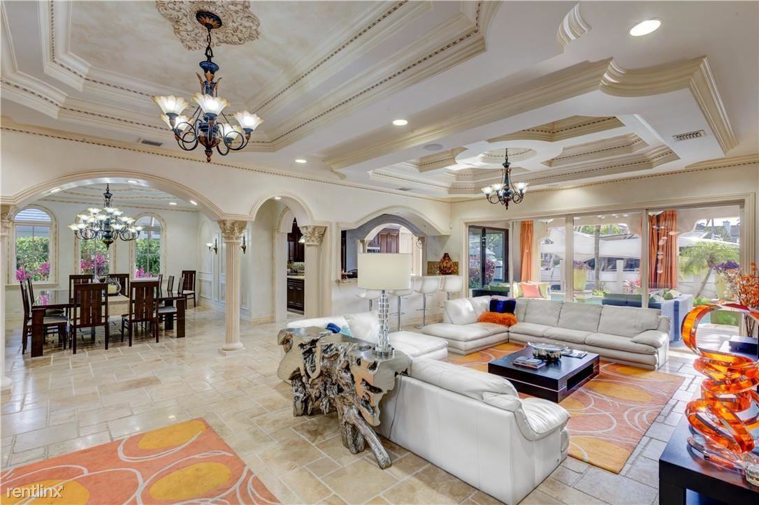 131 Royal Palm Dr - Photo 3 of 10