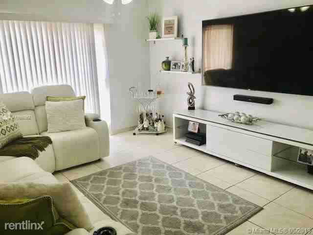 SPANISH TRACE CONDO - Photo 2 of 20