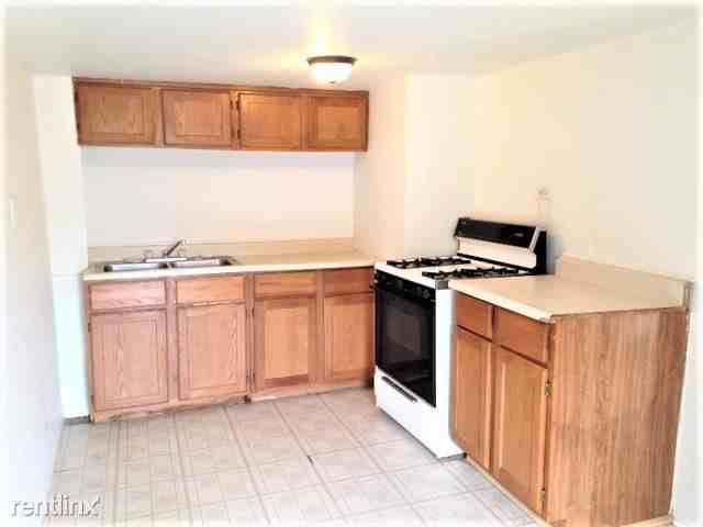 812 N River St - Photo 3 of 7