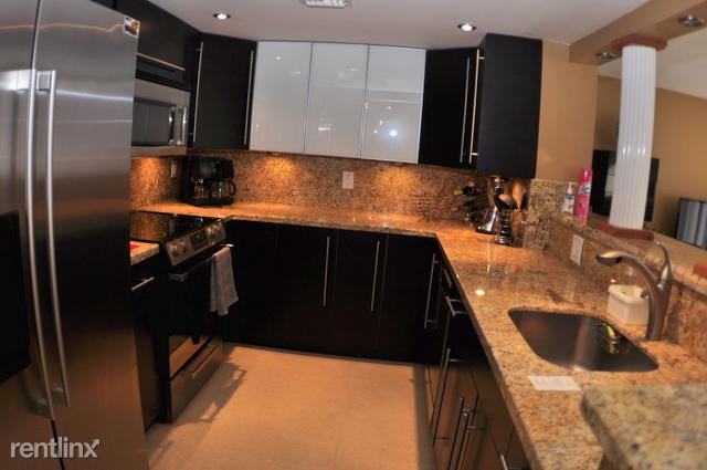 899 Jeffery St - Photo 2 of 17