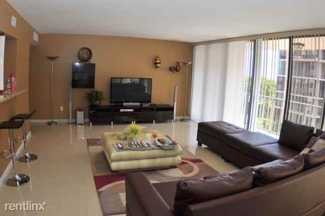 899 Jeffery St - Photo 3 of 17