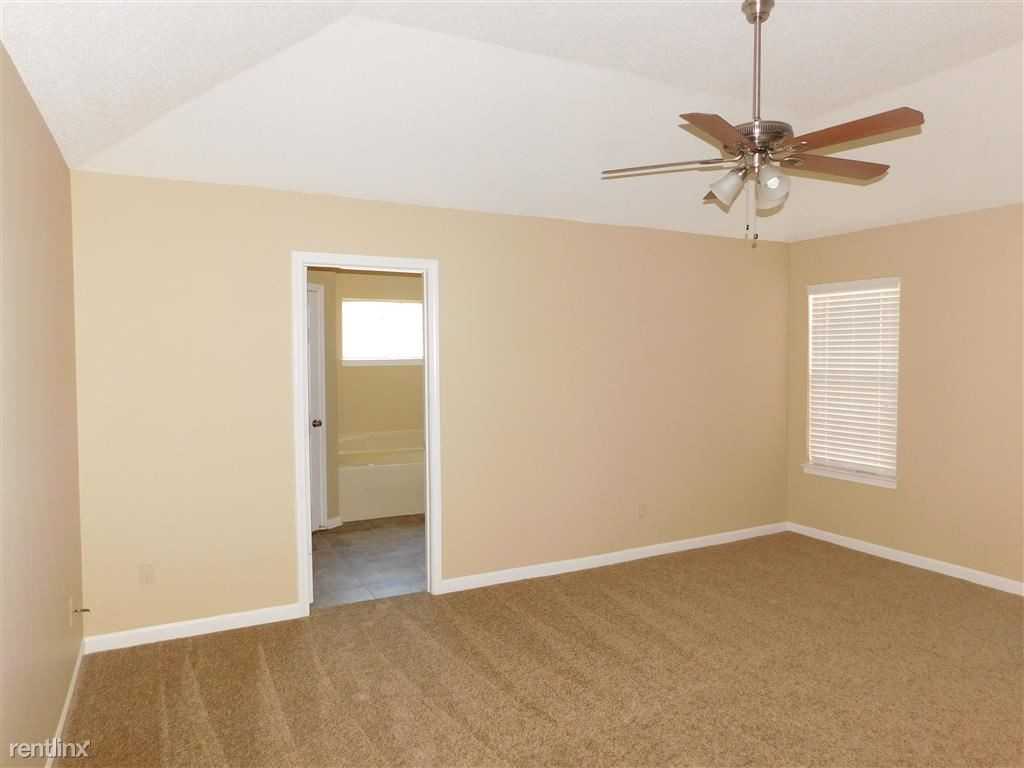 4078 Shadow Glen Dr - Photo 2 of 12