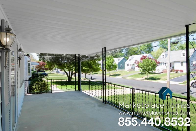 221 Elmore Ave - Photo 2 of 16