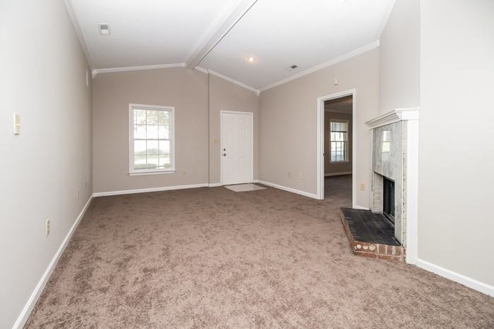 12811 Copperfield Ln - Photo 2 of 8