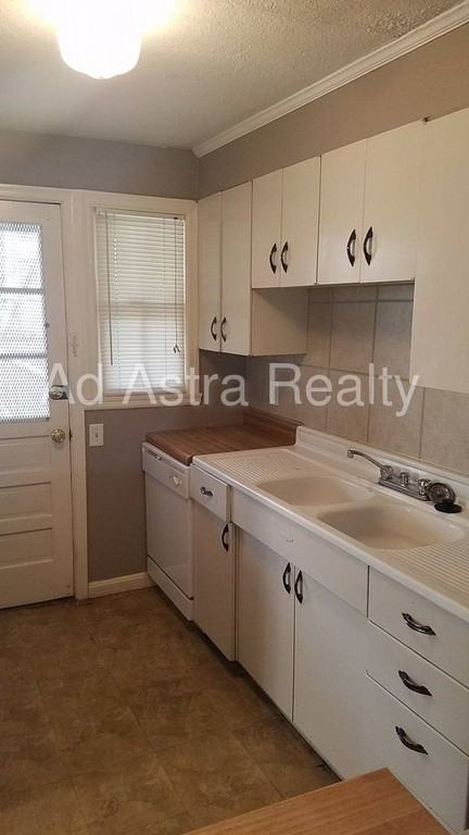 419 E 63rd Terrace - Photo 3 of 21