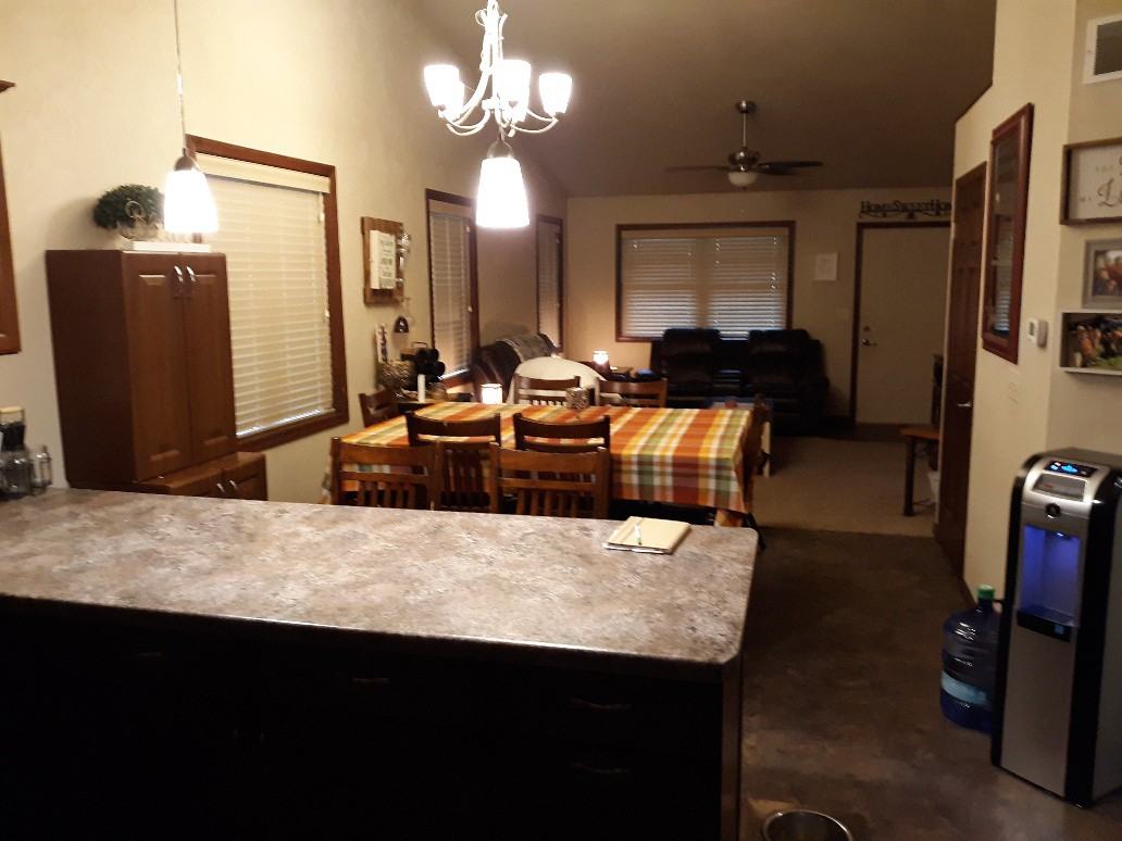 1806 Roosevelt St - Photo 3 of 18