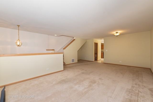 923 Emerald Dr - Photo 2 of 10