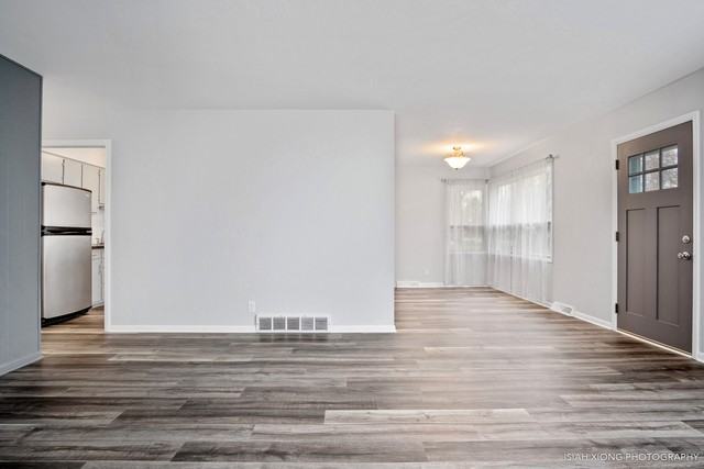 2114 Rockwell Rd - Photo 3 of 17