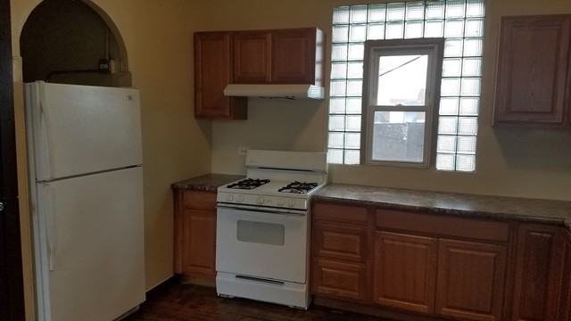 7354 S Emerald Ave #2 - Photo 2 of 7