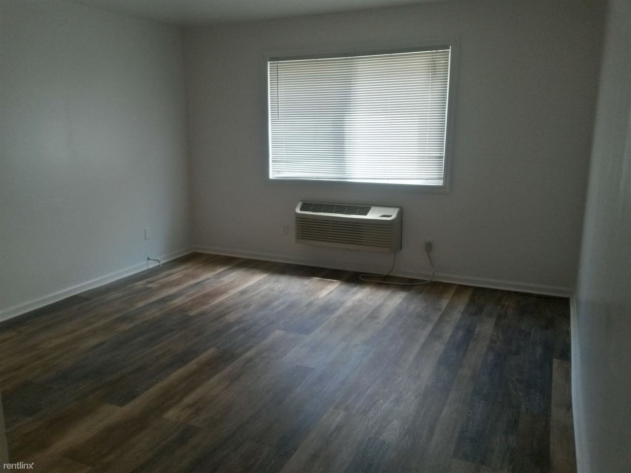 Minor Pl - Photo 3 of 7