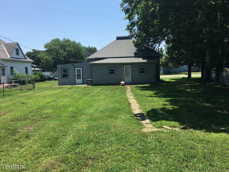 707 Delaware St - Photo 2 of 2