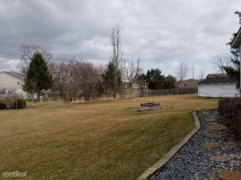 215 Tollview Ct - Photo 2 of 5