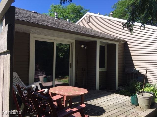 517 Tamarack Dr W - Photo 3 of 4