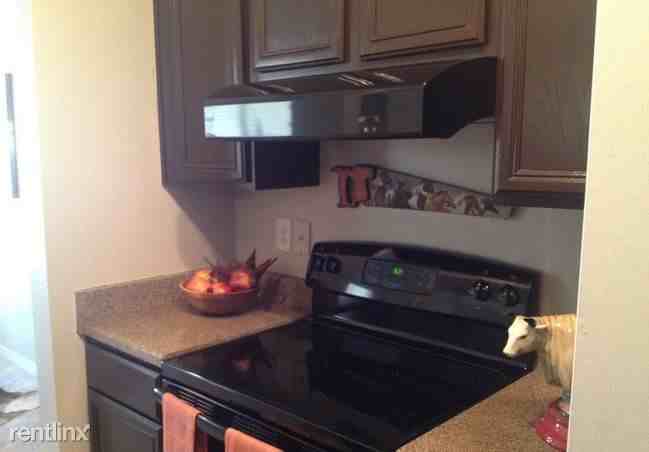 2901 Ridgeview Drive - Photo 2 of 12