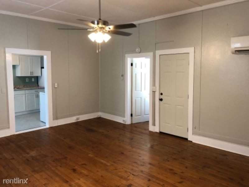 121 N Main St - Photo 2 of 15