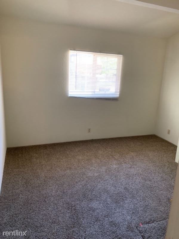 1032 Gilbert St - Photo 3 of 10