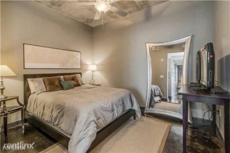 1510 Demonbreun 505 - Photo 3 of 11