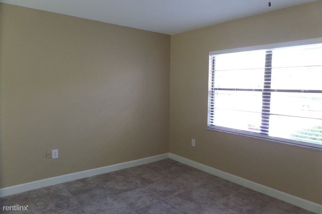 614 Fox Lake Dr - Photo 2 of 11