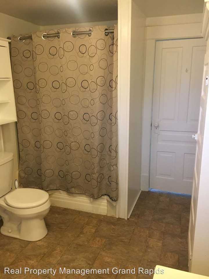 127 Lafayette St - Photo 2 of 17