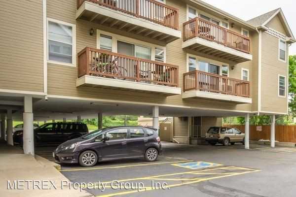 2100 W Berry Ave - Photo 3 of 21