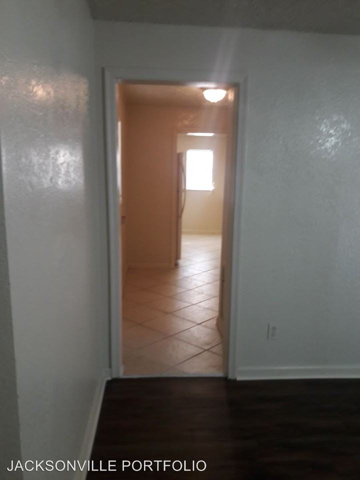 5714 Akra Ave - Photo 3 of 17