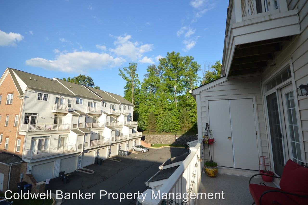 9522 Walker Way - Photo 3 of 26