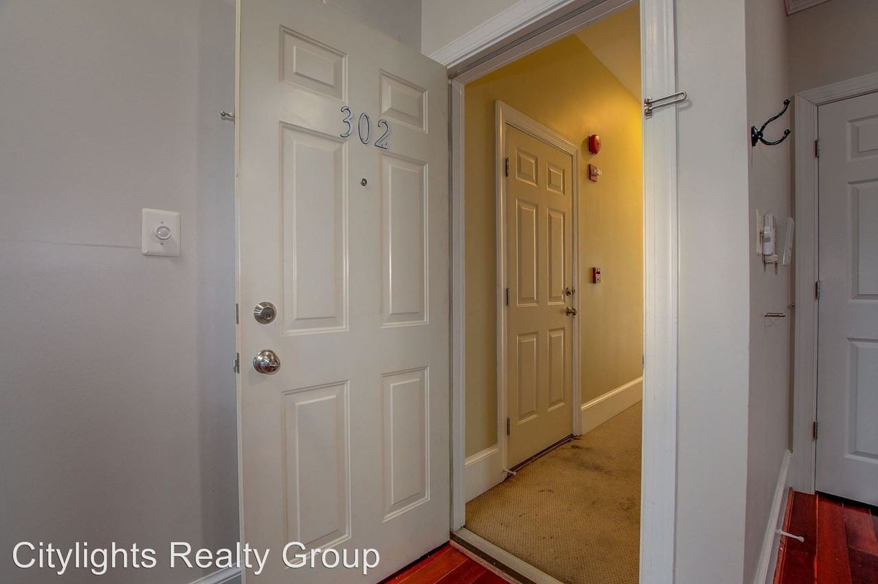 315 12th St NW #302 - Photo 2 of 24