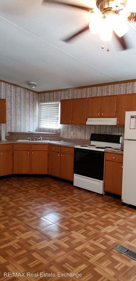 623 Bailey Rd - Photo 2 of 5