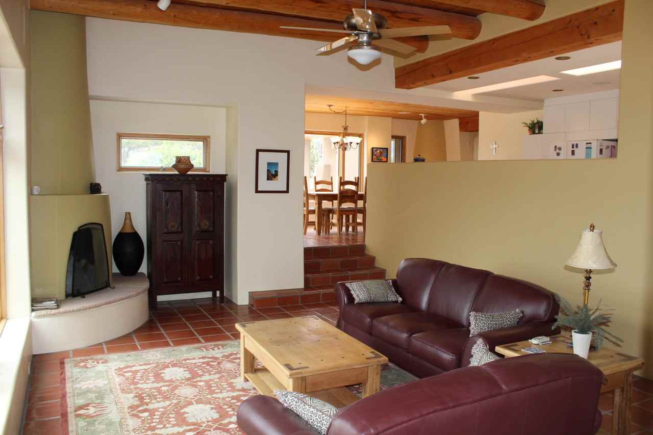 12 Ladera Rd - Photo 3 of 28