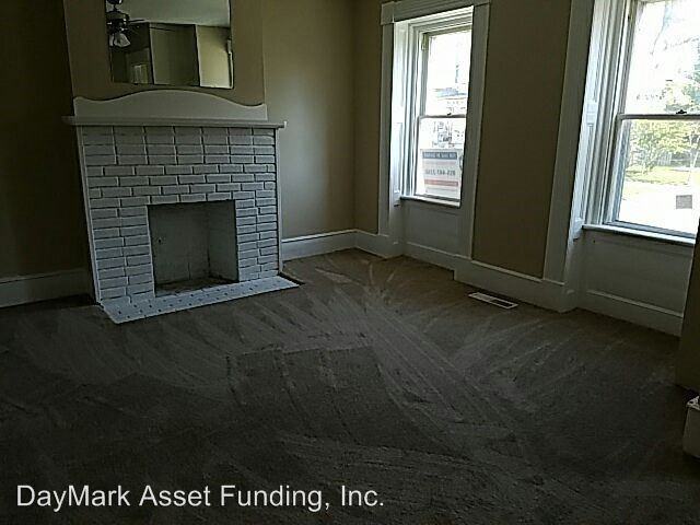 329 Franklin St - Photo 2 of 13