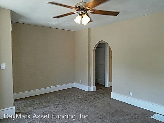 329 Franklin St - Photo 3 of 13