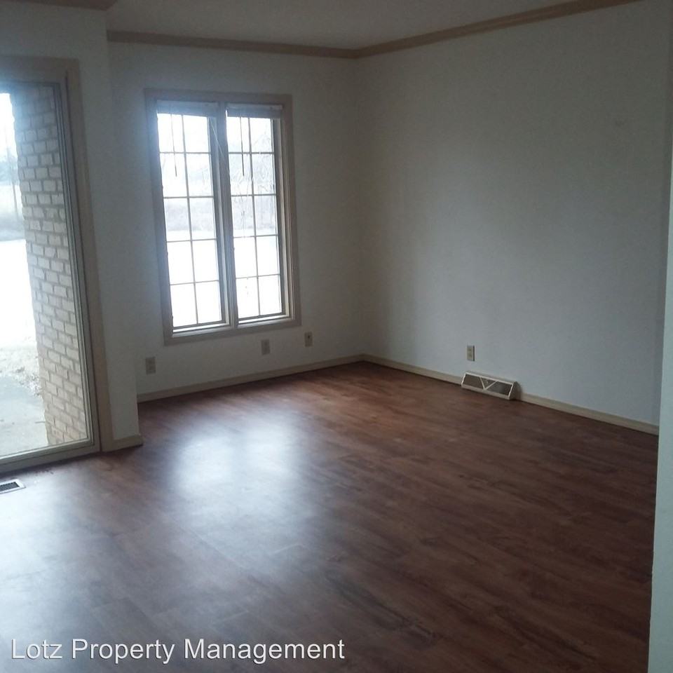 5 Heath Ct - Photo 3 of 12
