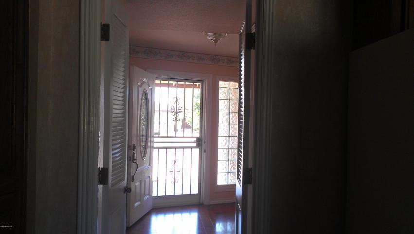4737 W Laurie Ln - Photo 2 of 12
