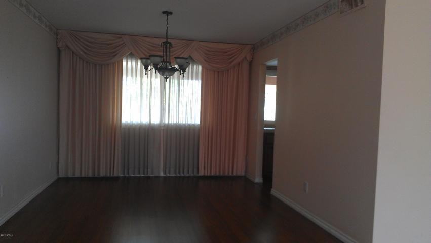 4737 W Laurie Ln - Photo 5 of 12