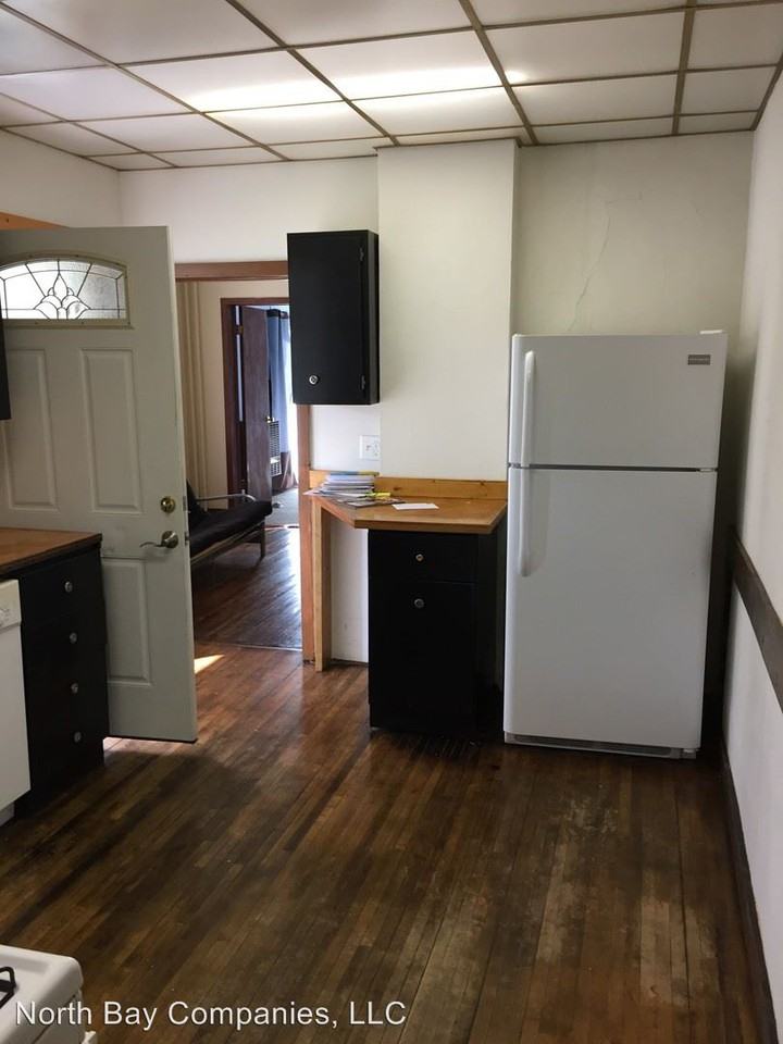 625 Erie St SE - Photo 2 of 7