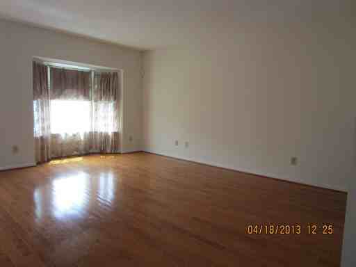 17316 Nugent Ln - Photo 3 of 12