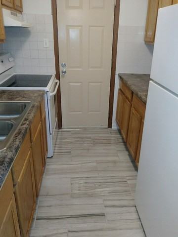 13713 S Stewart Ave #1E - Photo 3 of 10
