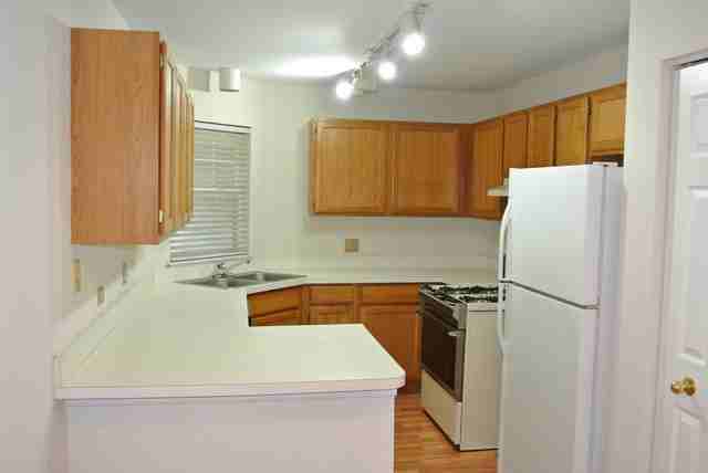 1138 Talbots Ln - Photo 2 of 11