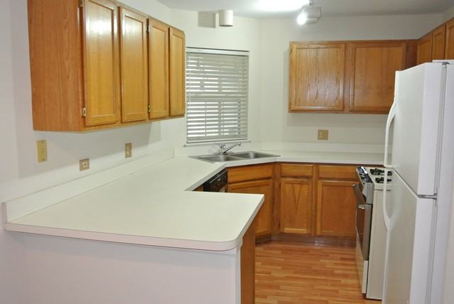 1138 Talbots Ln - Photo 3 of 11