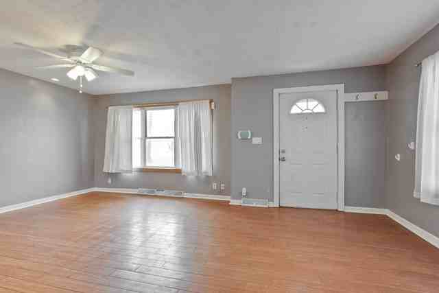 302 E Washington St - Photo 2 of 18