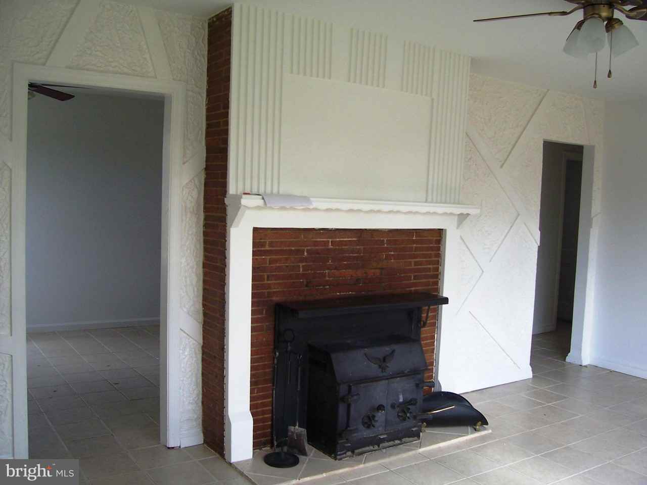 15921 Livingston Rd - Photo 3 of 8