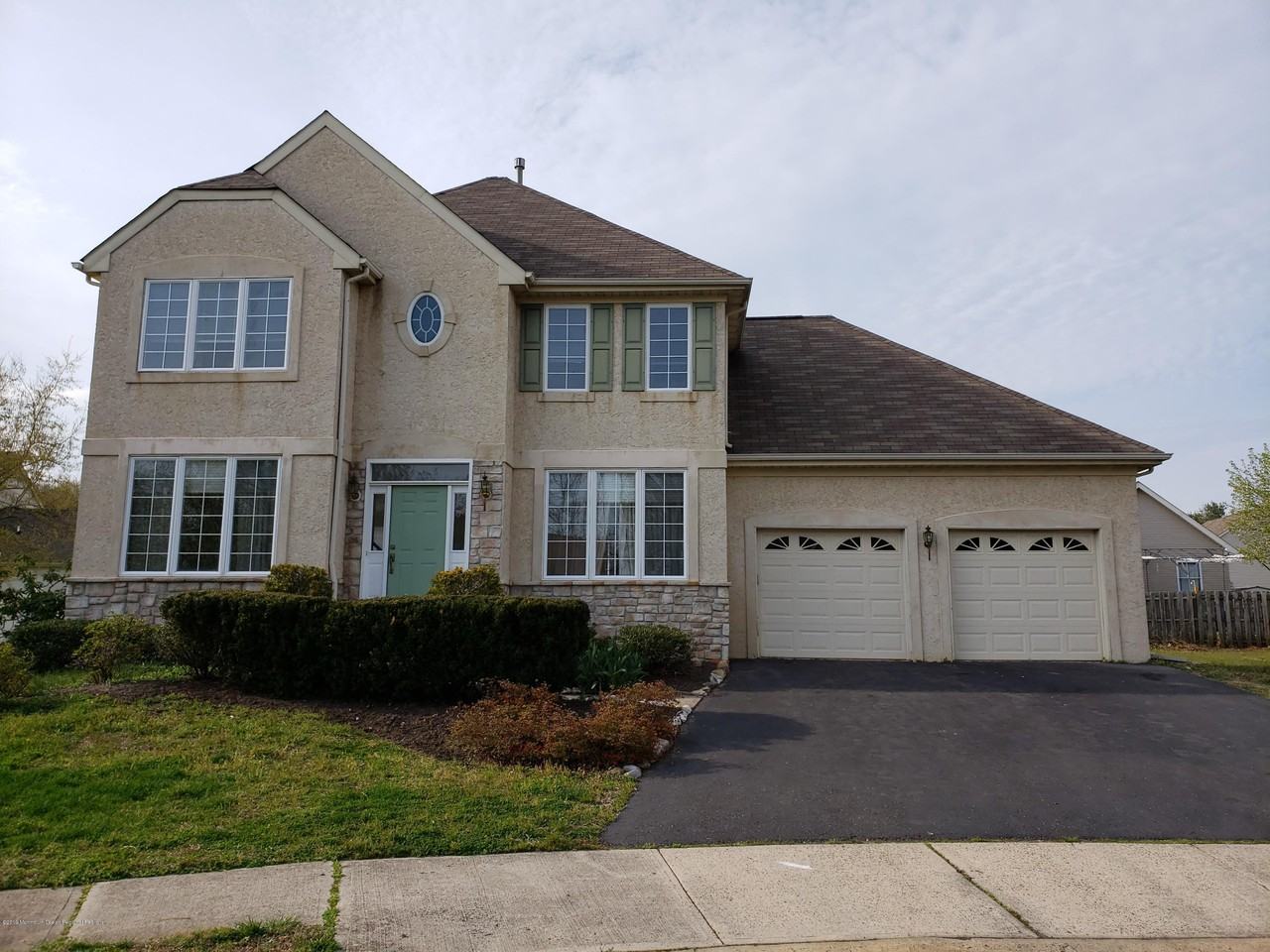 77 Brent Dr - Photo 2 of 38