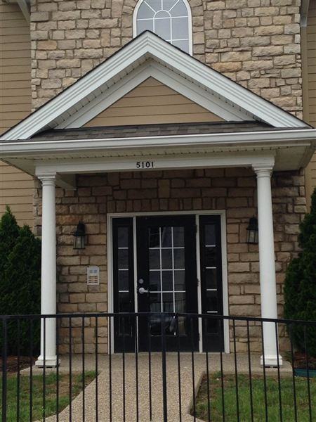 Jefferson Crossings Luxury Condos - Photo 3 of 5