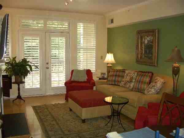 Park Plaza Condominiums - Photo 2 of 4