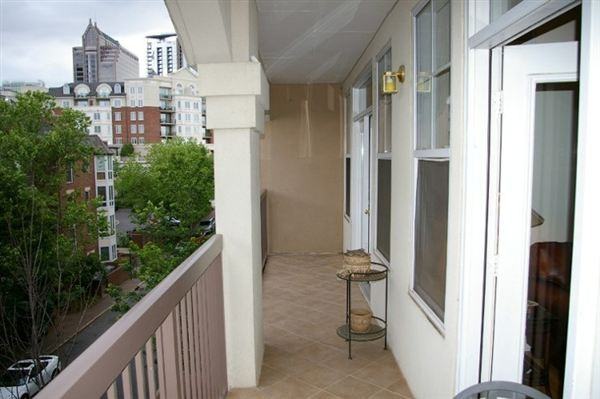 Park Plaza Condominiums - Photo 3 of 4