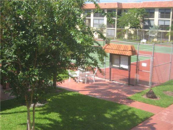 257 S Cypress Rd - Photo 3 of 11