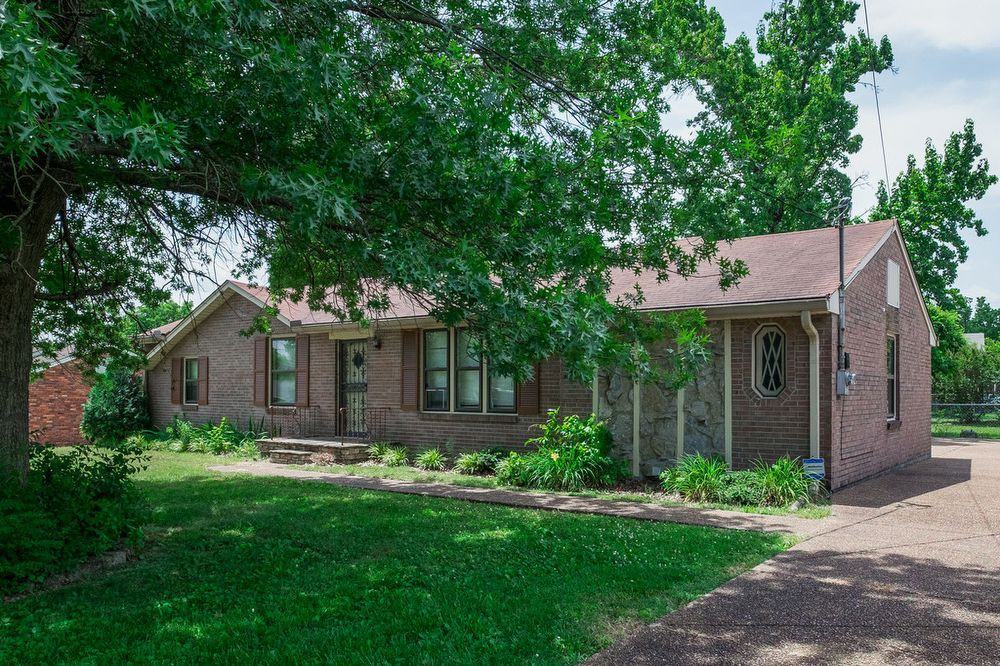 405 Lynn Dr - Photo 3 of 26