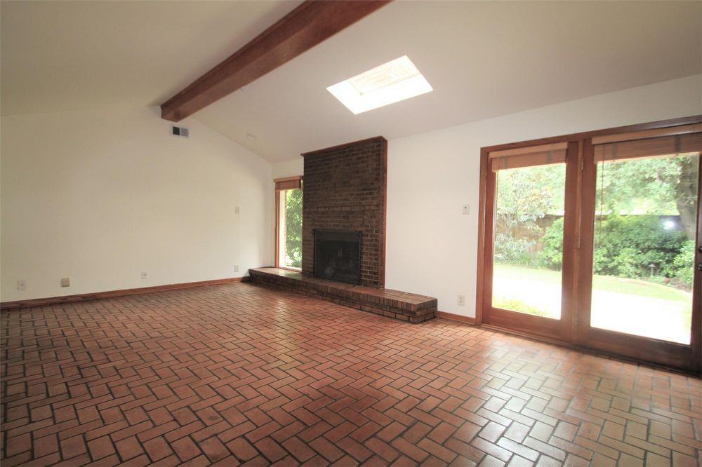 4254 Royal Ridge Dr - Photo 3 of 27